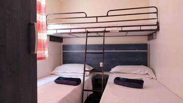 2 habitaciones y cuna de viaje