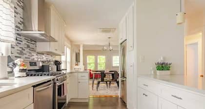 Amazing 3-bedroom apartment in East Watertown with Parking, WiFi, AC and More