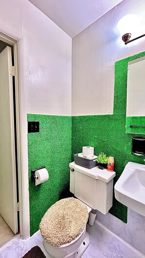 Towels, toilet paper