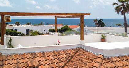 Charming spacious villa, 200 m from the sea, swimming pool, garden, AC, wifi...