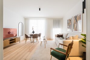 TV - GuestReady - Urban elegance in Porto (Porto)