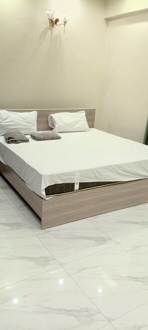 1 bedroom, iron/ironing board, WiFi, bed sheets - Chic 1-bedroom apartment with fitness room, WiFi in delightful Dar es Salaam (Dar es salaam)