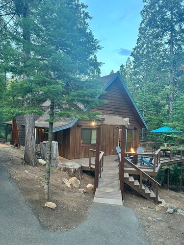 Cozy 3-Bedroom Cabin in Charming Arnold with WiFi, AC, Pac-Man Machine