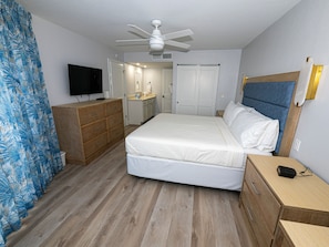 2 bedrooms, desk, laptop workspace, free WiFi