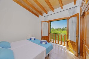 6 habitaciones, tabla de planchar con plancha y wifi gratis 