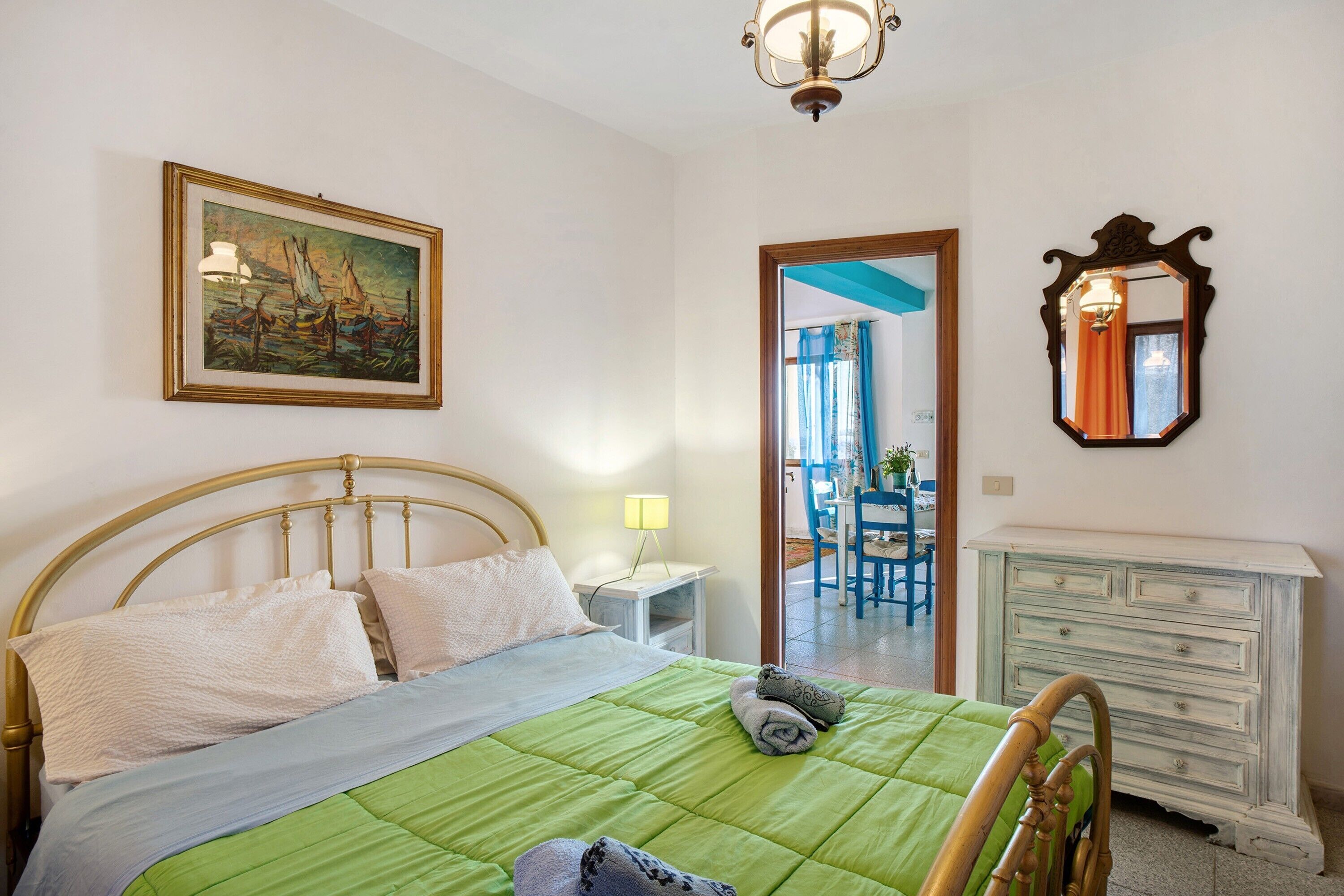 2 slaapkamers, een strijkplank/strijkijzer, gratis wifi, beddengoed