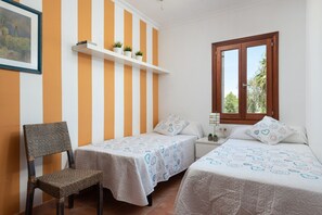 3 chambres, fer et planche à repasser, Wi-Fi gratuit, draps fournis