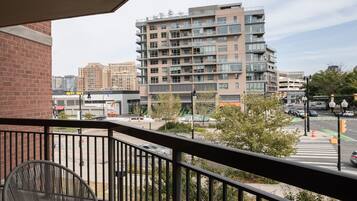 Departamento Confort, 1 habitación, balcón, vista al parque | Balcón