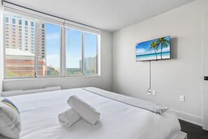 Comfort appartement, 2 slaapkamers, balkon, uitzicht op park | Luxe beddengoed, een bureau, verduisterende gordijnen