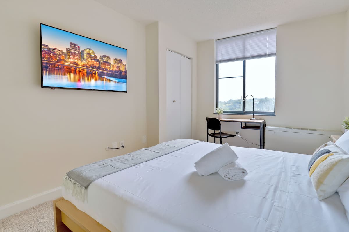 Comfort Apartment, 1 Bedroom, Balcony, Park View | 1 bedroom, premium bedding, desk, blackout drapes