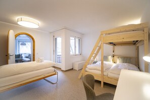 2 bedrooms, free WiFi, bed sheets