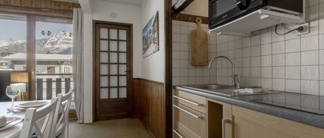 Fridge, microwave, coffee/tea maker, electric kettle