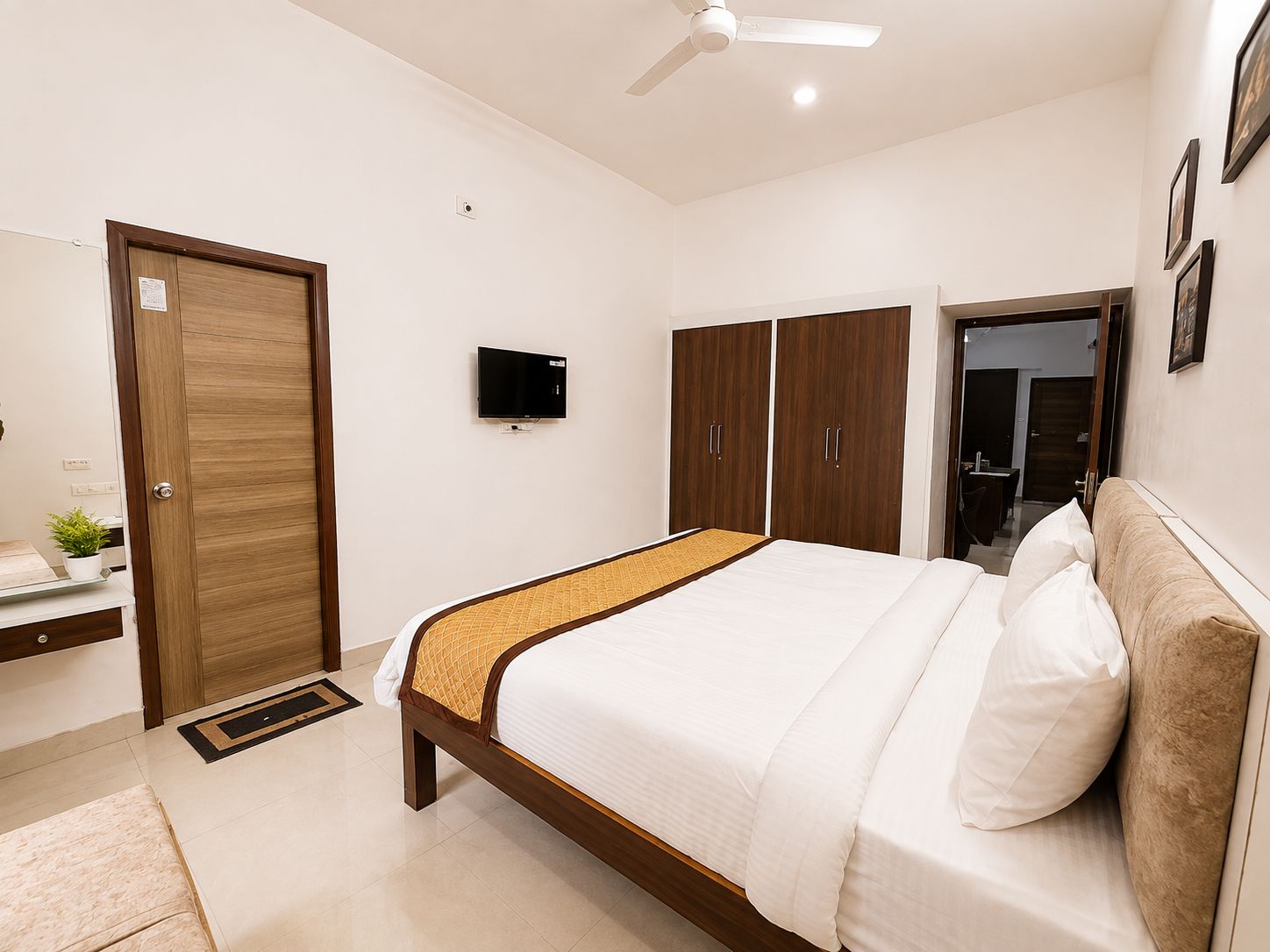 Foto - Arul's Hotel