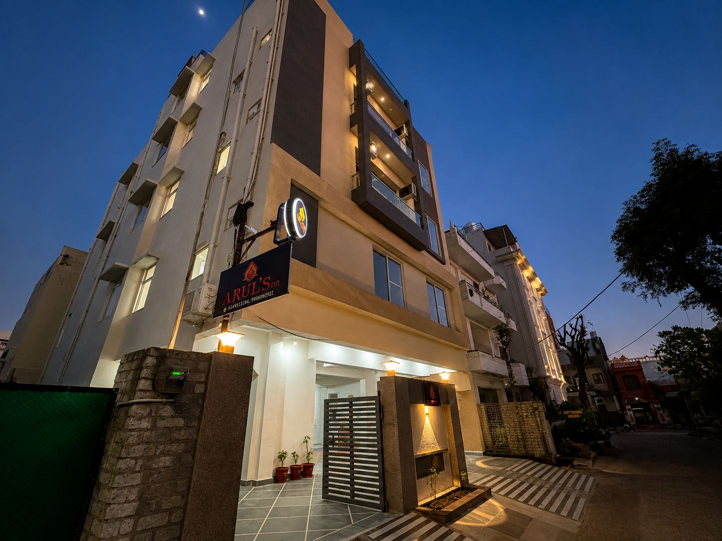 Foto - Arul's Hotel