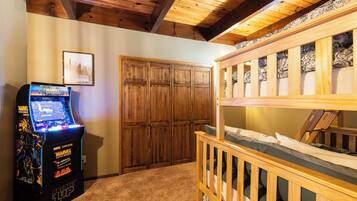 3 quartos, escrivaninha, berço de viagem, Wi-Fi de cortesia