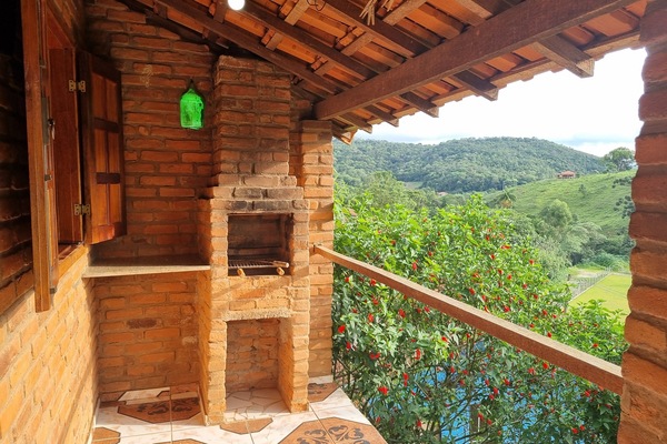 Superior Double Room, Lanai, Hill View | Individually decorated, laptop workspace, free WiFi, bed sheets