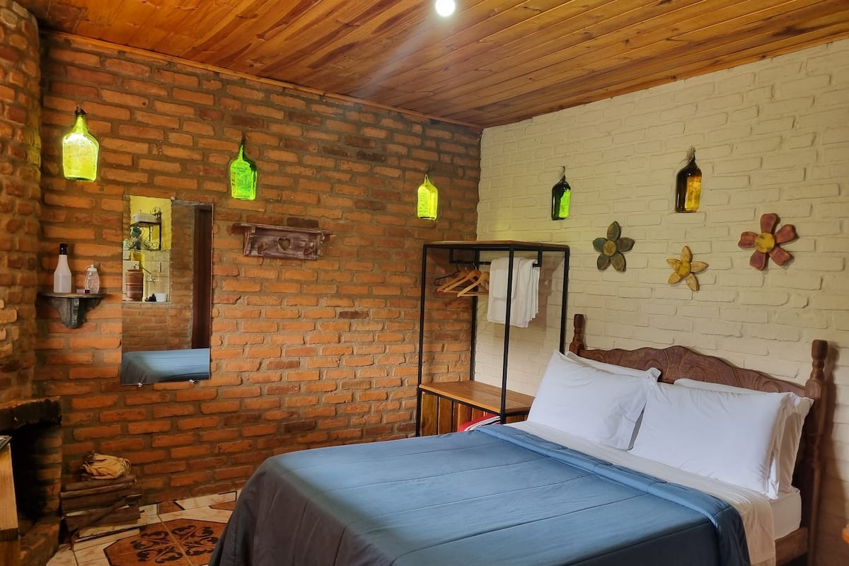 Dobbeltrom – superior, lanai, utsikt mot høyde | Individuelt dekorert, skrivebord for bærbar PC og wi-fi (inkludert)