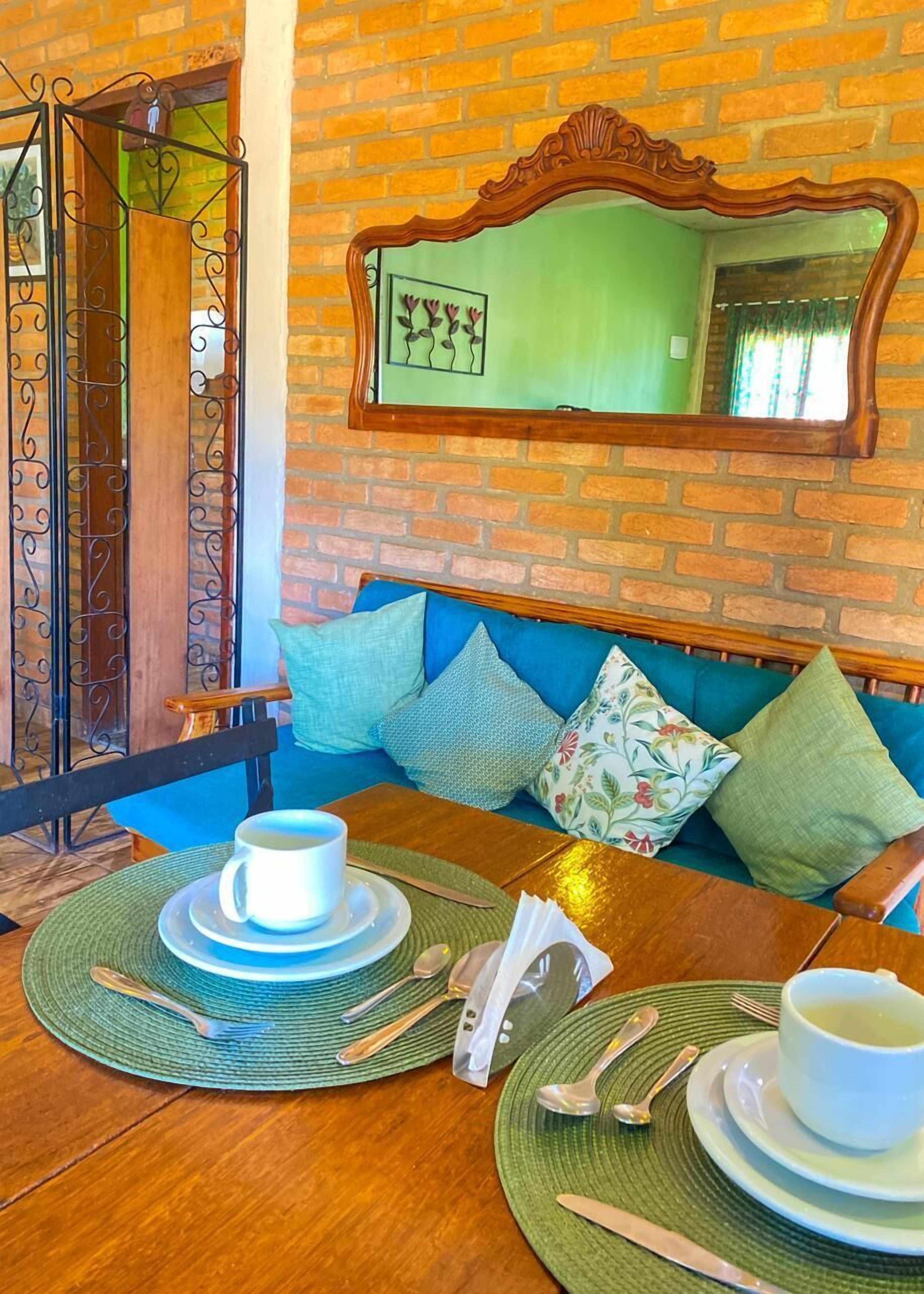 含每日吃到飽早餐