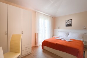 2 habitaciones, escritorio, wifi gratis y ropa de cama 