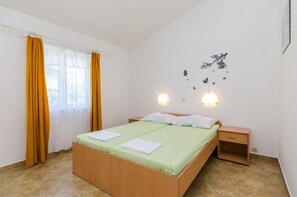 1 bedroom, free WiFi, bed sheets