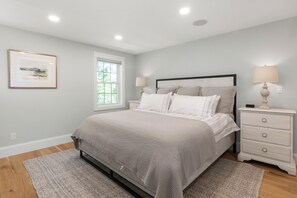 3 bedrooms, iron/ironing board, free WiFi, bed sheets - Amazing 3 Bedroom 3 Bath, Fully Renovated, Central Andover Location (Andover)
