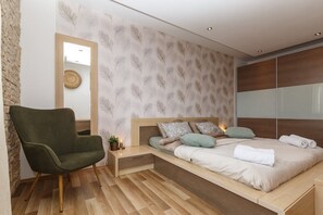 3 bedrooms, free WiFi, bed sheets