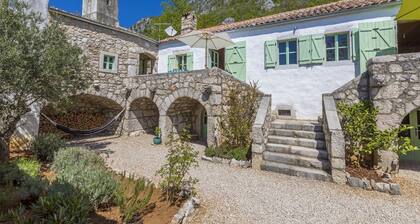 Unique Mediterranean stone house with sea view, chill-out area, bike, BBQ, WiFi
