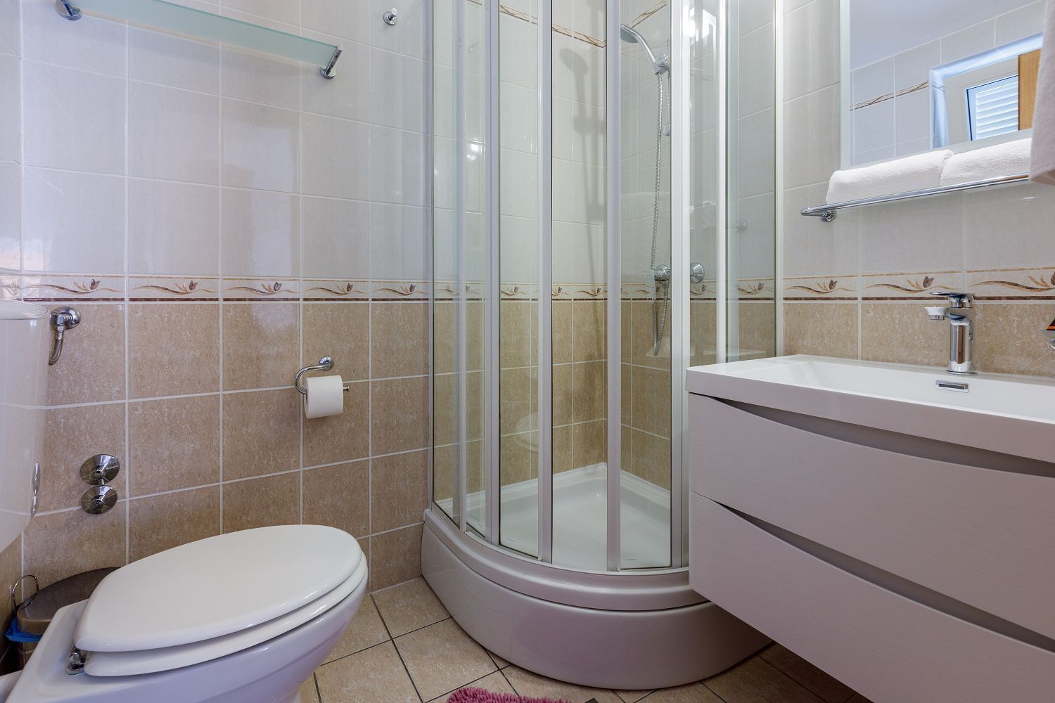 Shower, towels