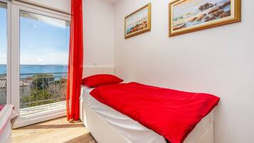 1 bedroom, WiFi (free), bed sheets