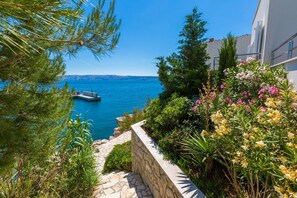 Property grounds - Apartment Alex Lavender (Novi Vinodolski)