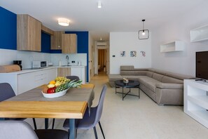 Interior - Unique apartment only 500 meters to the beach with sauna, gym, pool, WiFi (Crikvenica)