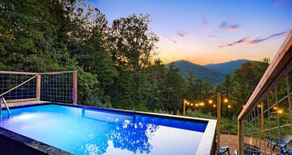 Year-Round Heated Pool, Hot Tub, Mtn View, Sleep16