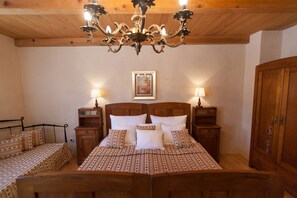 6 多间卧室、免费 WiFi 、床单