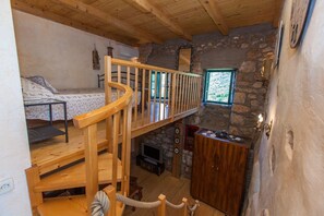 6 bedrooms, free WiFi, bed sheets
