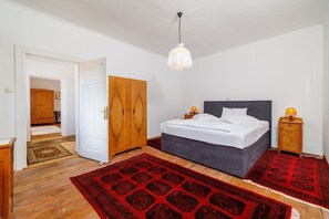 3 bedrooms, free WiFi, bed sheets
