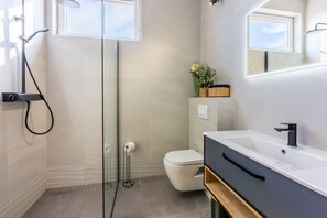 Douche, serviettes fournies
