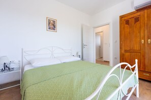 3 quartos, Wi-Fi de cortesia, roupa de cama