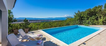 Fascinating villa with fantastic sea views to the island of Krk with private pool, table tennis, billiards, barbecue