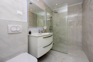 Douche, serviettes fournies
