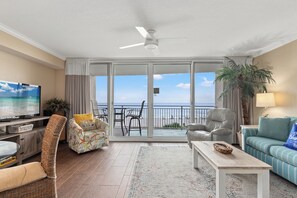 Apartment, Mehrere Betten, Balkon, Meerblick (Emerald Beach Resort 234) | Wohnbereich