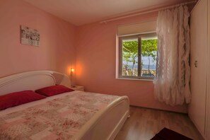 2 bedrooms, free WiFi, bed sheets