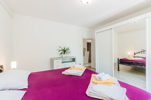 2 chambres, accès au Wi-Fi (inclus), literie fournie