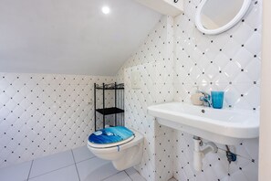 Een douche, handdoeken