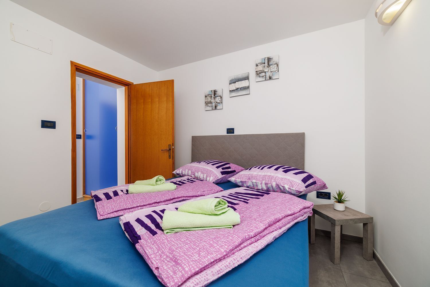 Idyllic Flat Just 300 Metres From The Beach With Sea Views, Whirlpool, Barbecue - Klenovica