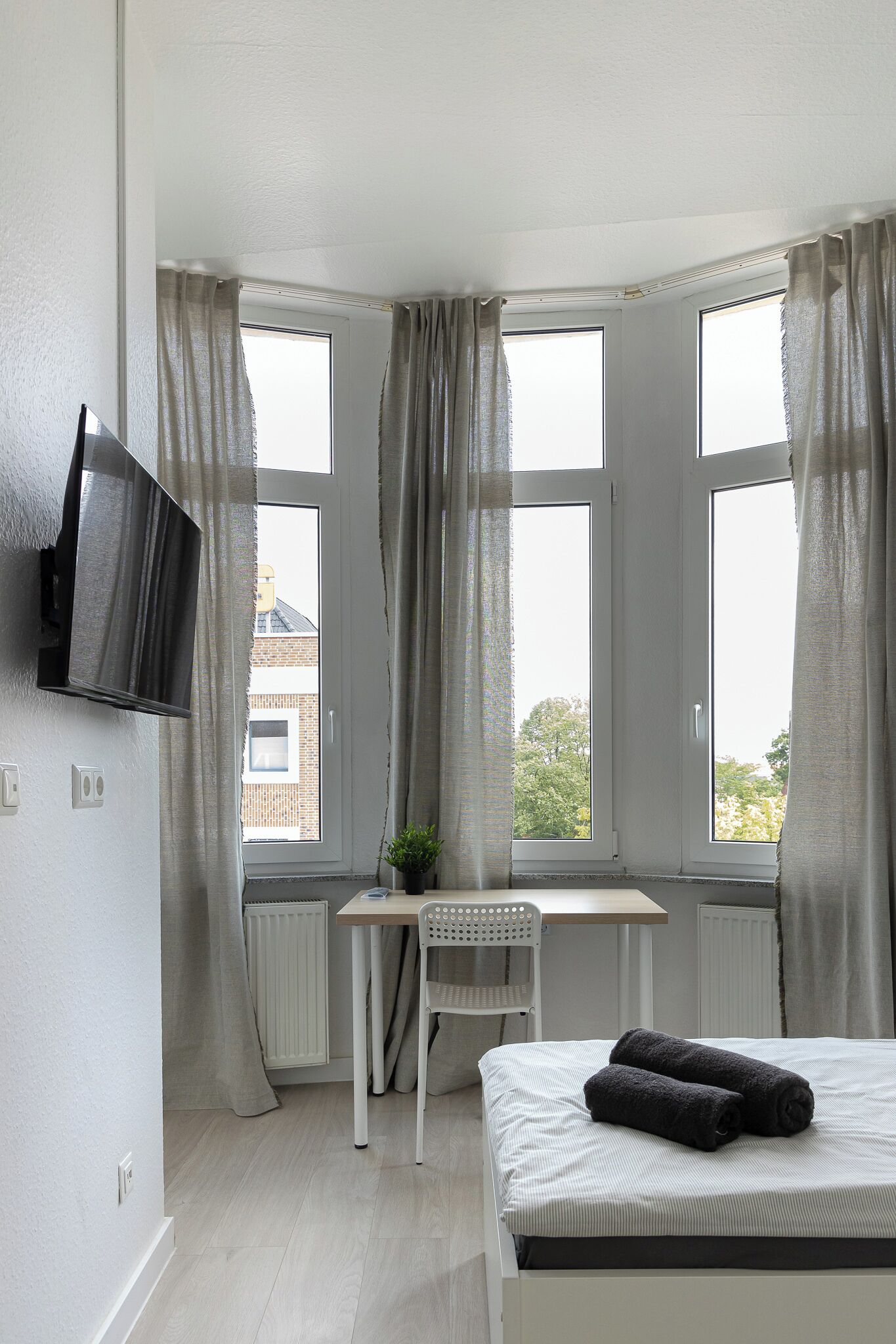 Basic Single Room | Desk, iron/ironing board, free WiFi