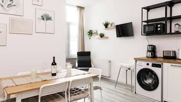 FamilienZeit Apartments | 전용 주방 | 청소용품