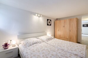 1 slaapkamer, een bureau, gratis wifi, beddengoed