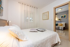 1 chambre, bureau, accès au Wi-Fi (inclus), literie fournie