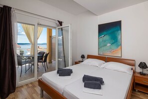 1 bedroom, desk, free WiFi, bed sheets