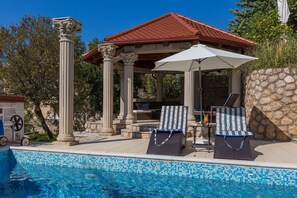 Pool - Unique flat with magnificent sea views, pool, BBQ and only 700 metres to the beach (Crikvenica)